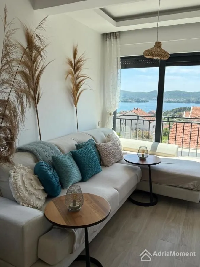 Prodaja, dvosoban stan, 45m², Tivat, Crna Gora