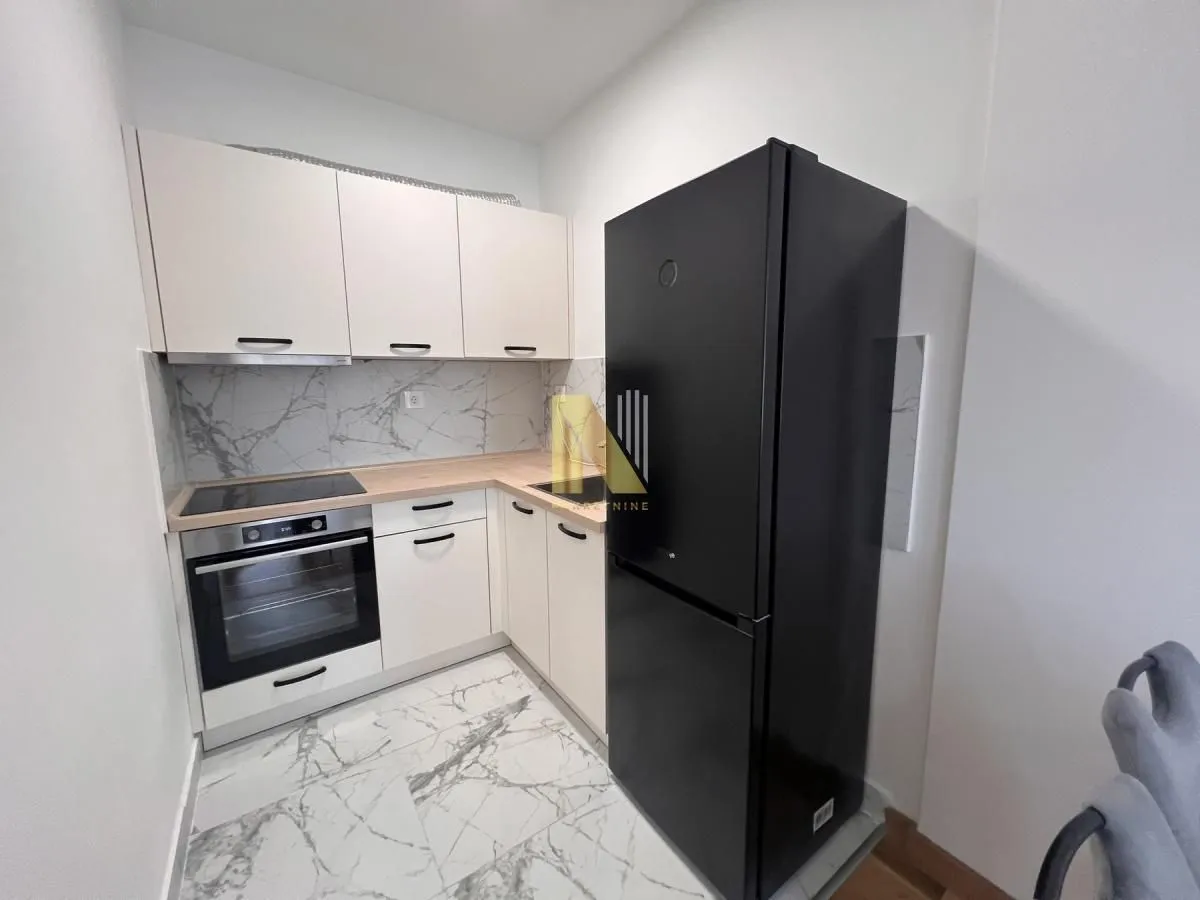 Izdavanje, jednosoban stan, 42m², Avijatičarsko naselje, Novi Sad Sve Podlokacije