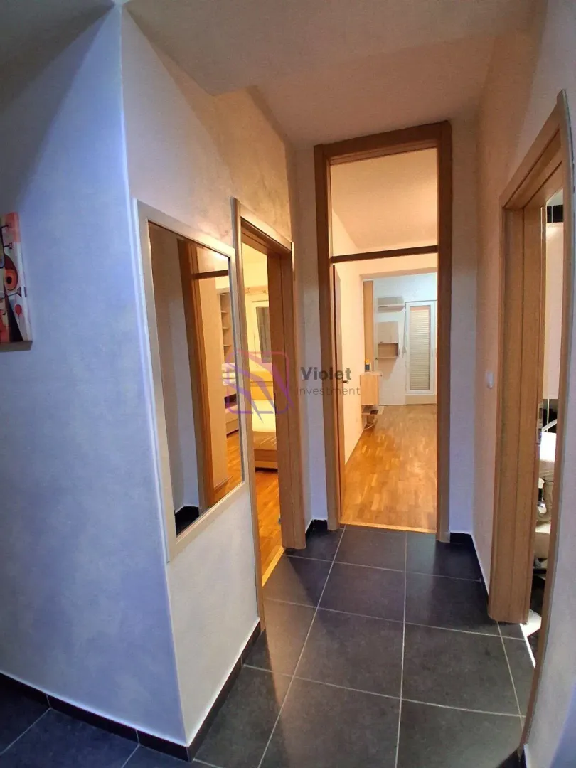 Izdavanje, dvosoban stan, 74m², Pobrežje, Podgorica