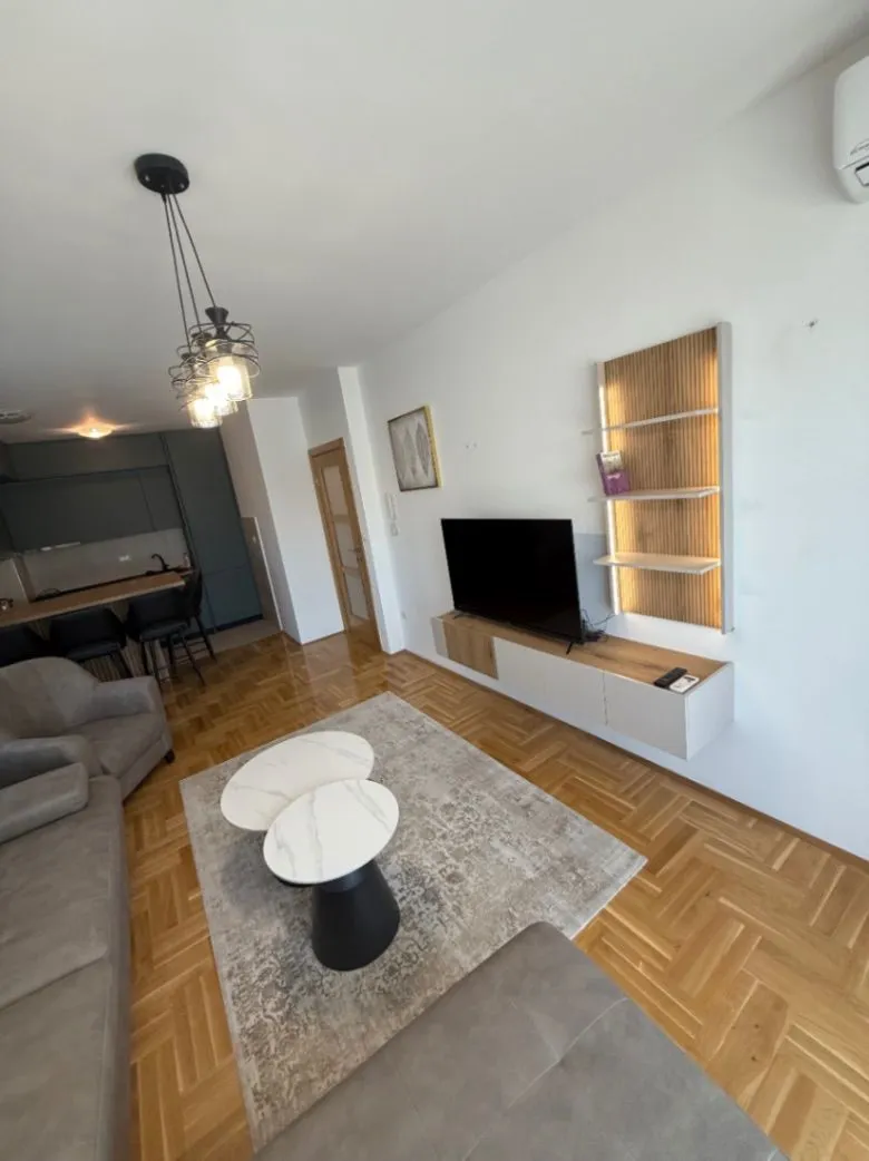 Rent, one bedroom apartment, 48m², Stari Aerodrom, Podgorica