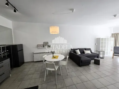 Izdavanje, jednosoban stan, 55m², Resnik, Beograd - image 2