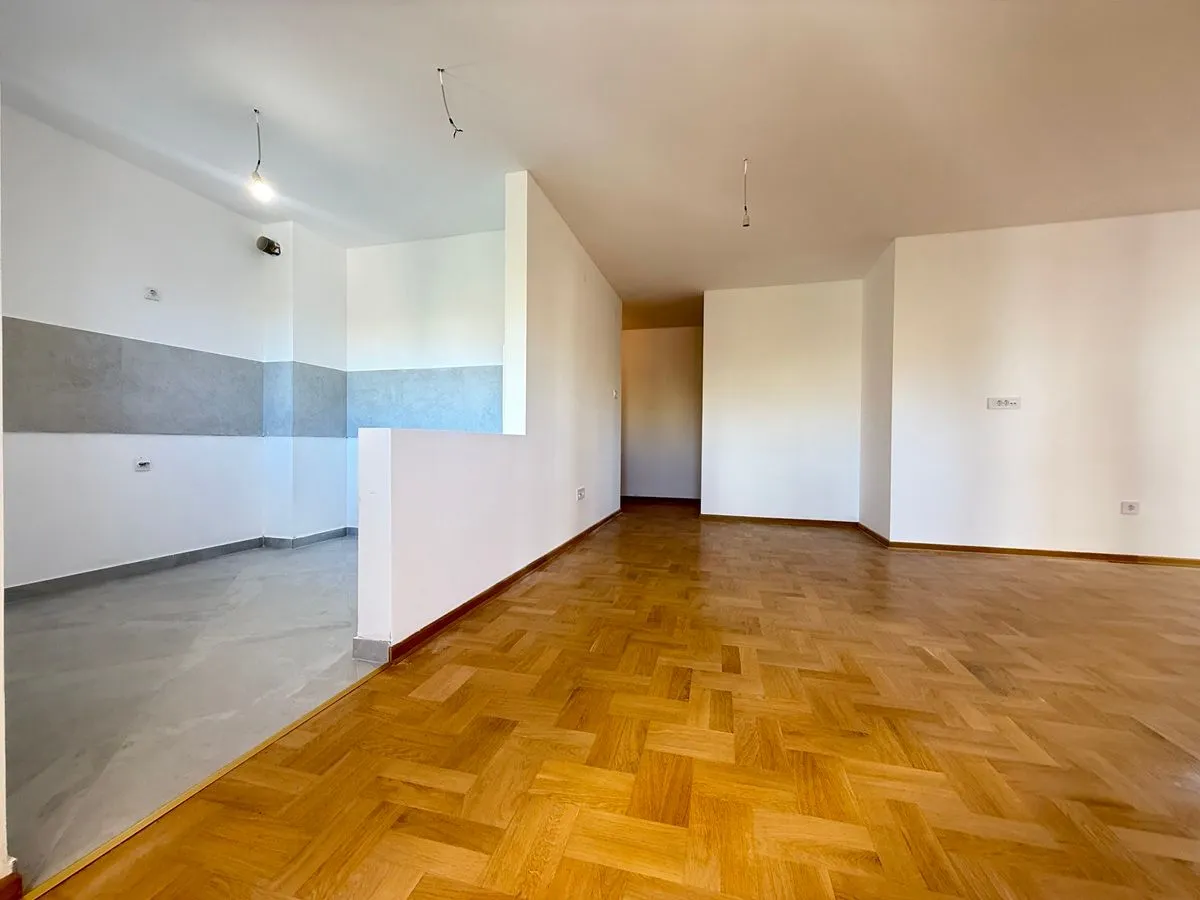 Prodaja, trosoban stan, 65m², Cvetkova Pijaca, Zvezdara Sve Podlokacije