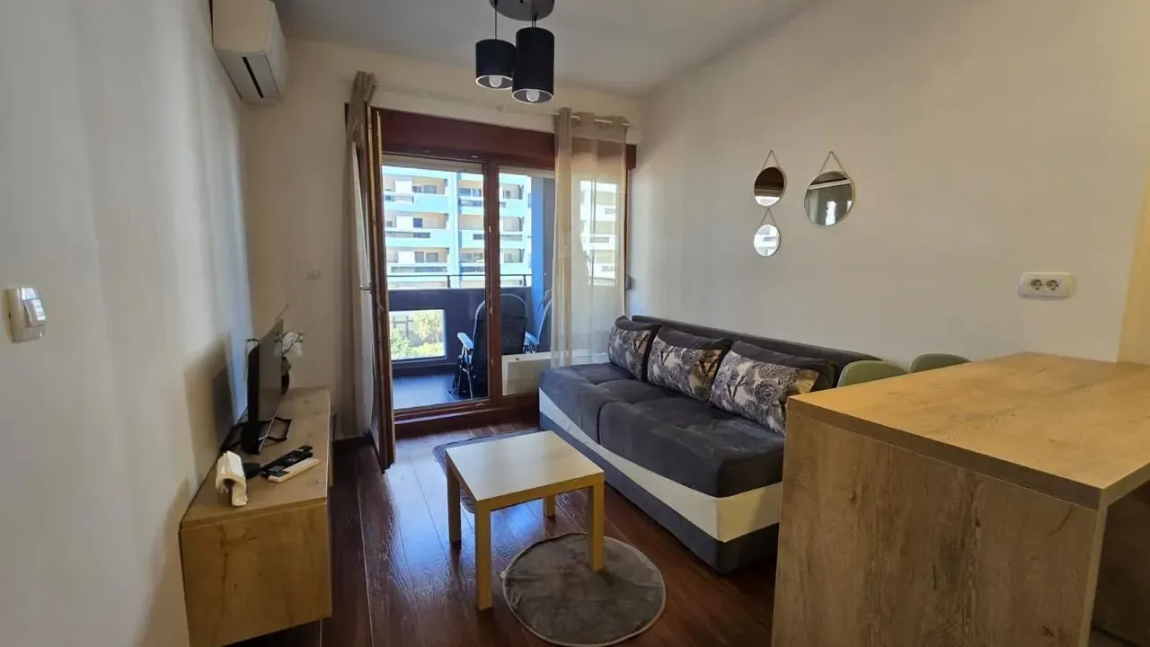 Izdavanje, stan, 25m², Master Kvart, Podgorica