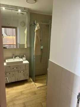 Rent, one bedroom apartment, 46m², Budva, Crna Gora - image 18