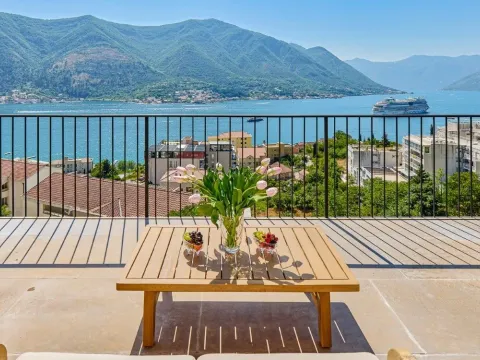 Sale, three bedroom apartment, 158m², Dobrota, Kotor - image 16