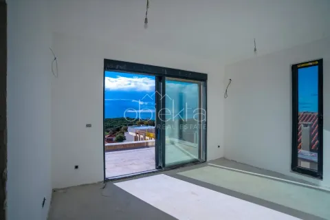 View from an unfurnished room with access to the terrace and a sea view. - image 11