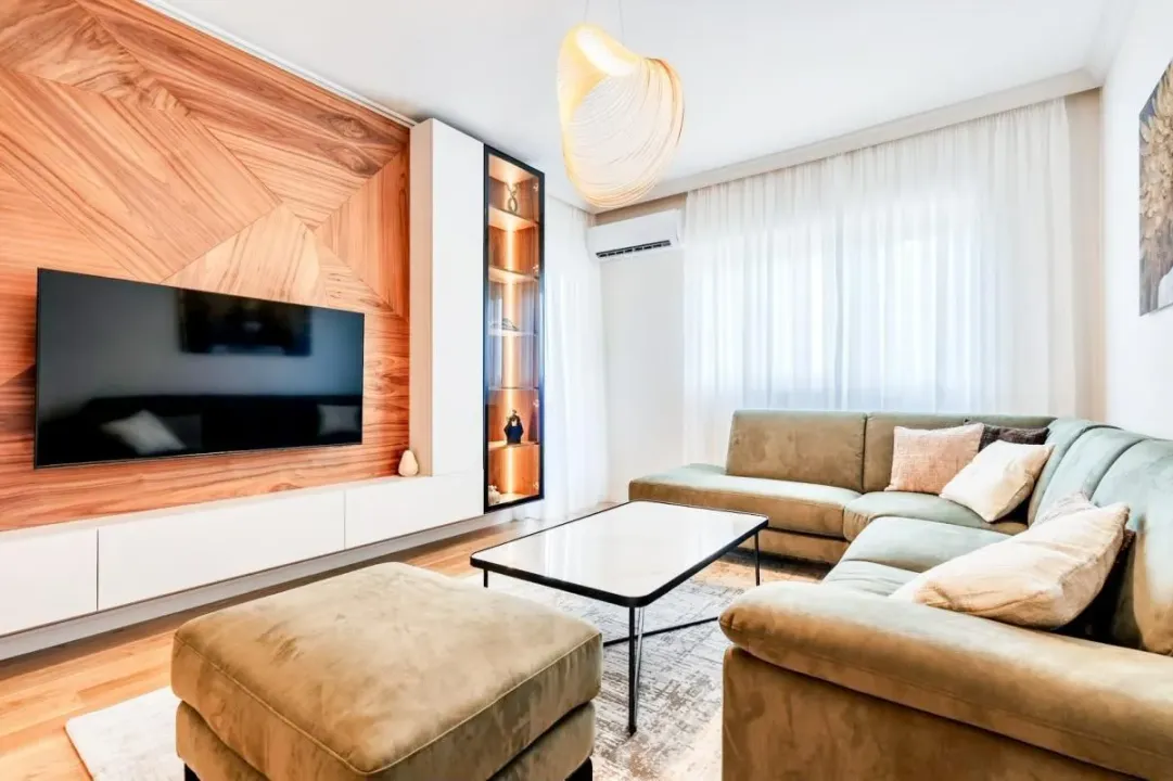 Izdavanje, jednosoban stan, 50m², Central Point, Podgorica