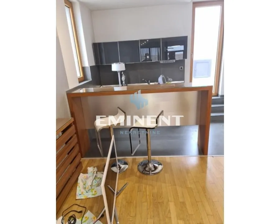 Rent, office space, 2776m², Zemun Sve Podlokacije, Beograd