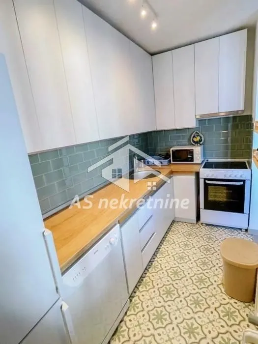 Rent, four bedroom apartment, 93m², Cvetni Trg, Vračar Sve Podlokacije