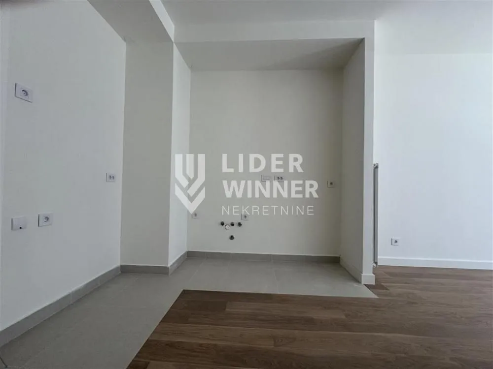 Sale, three bedroom apartment, 79m², Savski Venac, Beograd