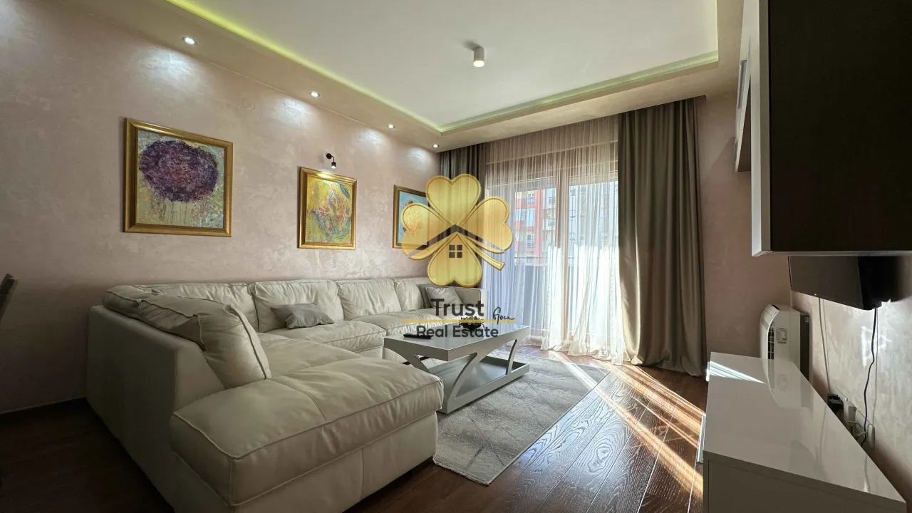 Izdavanje, dvosoban stan, 73m², Master Kvart, Podgorica