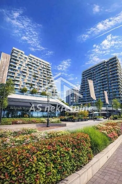 Izdavanje, četvorosoban stan, 117m², Savski Venac, Beograd