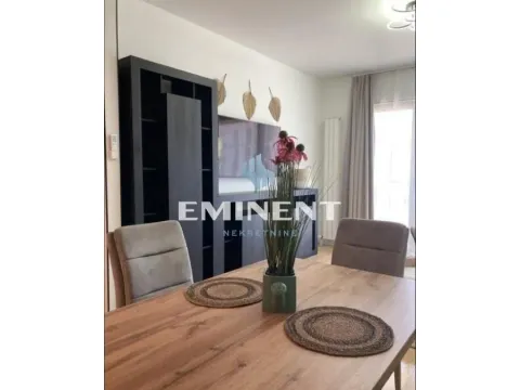 Izdavanje, trosoban stan, 75m², Savski Venac, Beograd - image 2
