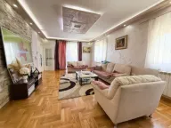 Prodaja, kuća, 180m², Gornja Gorica, Podgorica - image 2