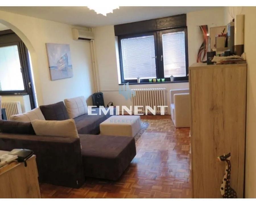 Izdavanje, jednosoban stan, 42m², Stari Grad, Beograd