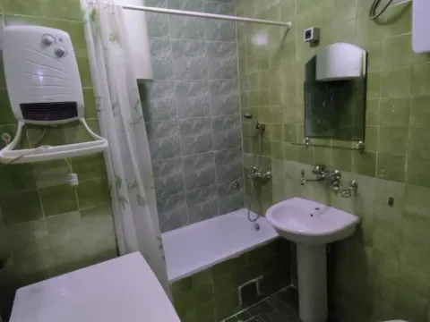 Izdavanje, jednosoban stan, 48m², Malo Brdo, Podgorica - image 4