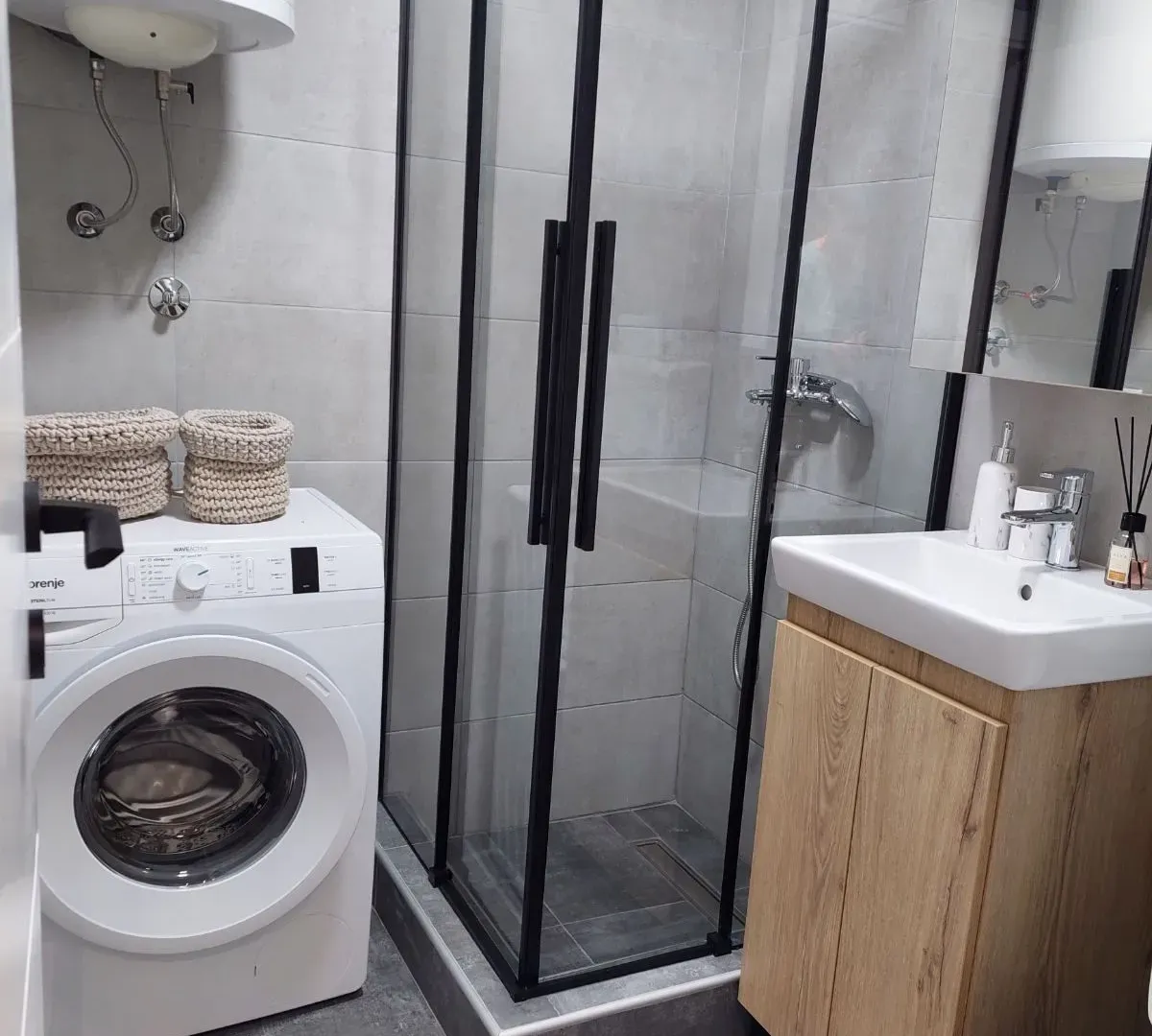 Rent, two bedroom apartment, 34m², Senjak, Beograd