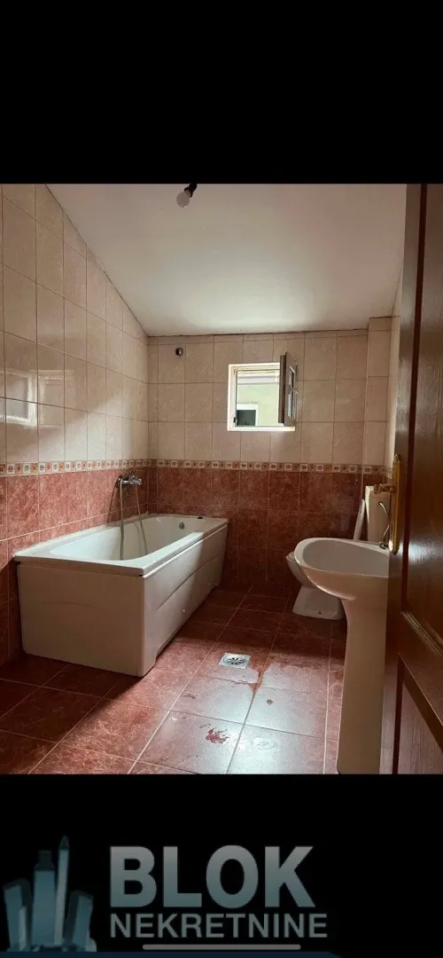 Izdavanje, dvosoban stan, 110m², Gornja Gorica, Podgorica