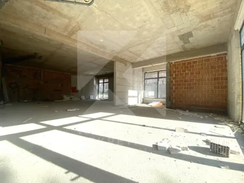 Izdavanje, poslovni prostor, 118m², Stari Aerodrom, Podgorica - image 4