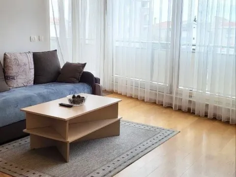 Stan in Bečići
