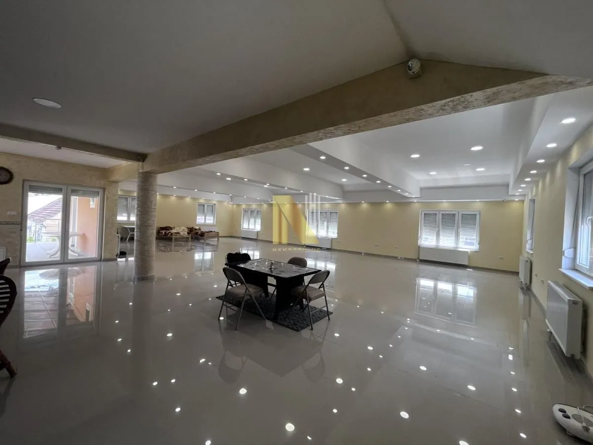 Izdavanje, poslovni prostor, 200m², Kać, Novi Sad Sve Podlokacije