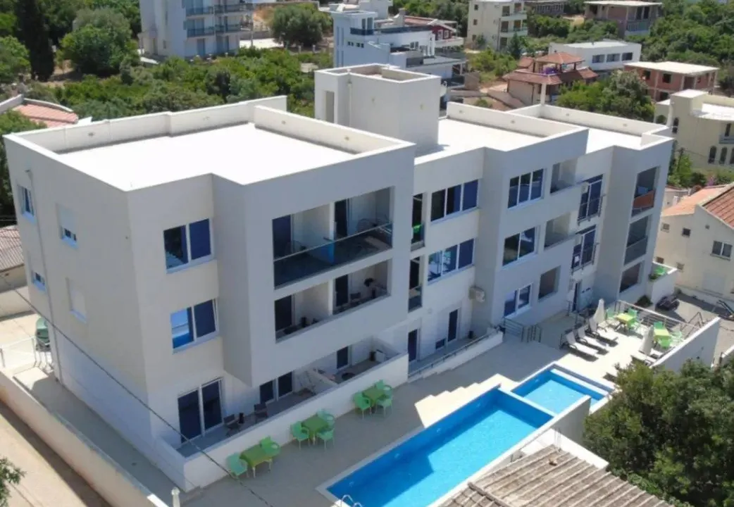 Sale, hospitality venue, 1500m², Utjeha, Bar