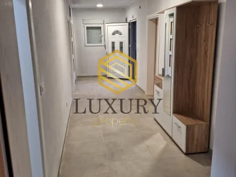 Izdavanje, kuća, 170m², Golubovci, Podgorica - image 7