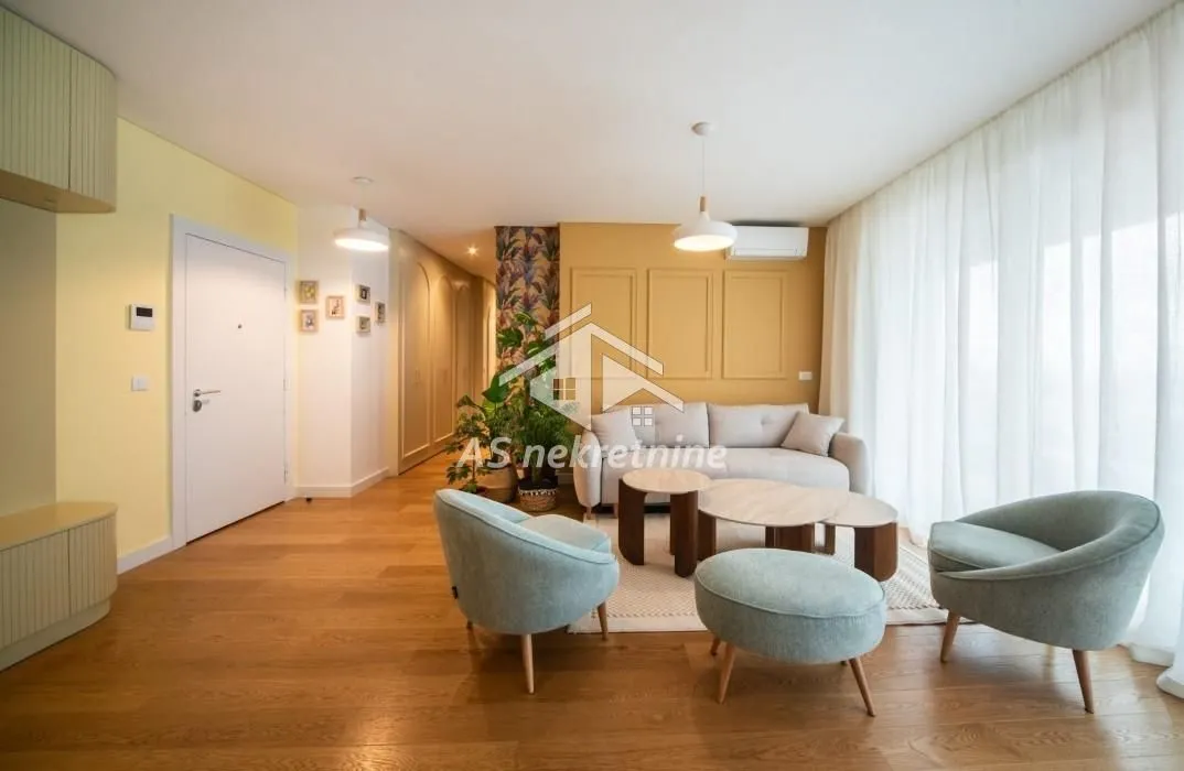 Izdavanje, trosoban stan, 100m², Vračar Sve Podlokacije, Beograd
