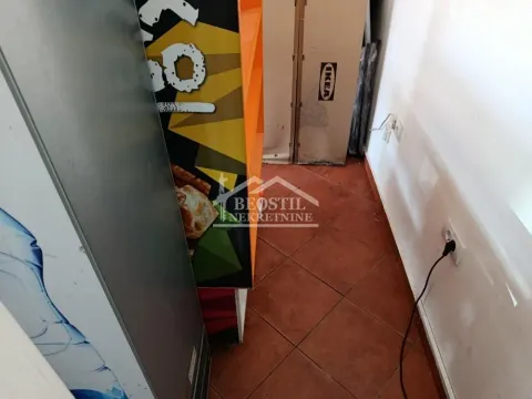 Izdavanje, poslovni prostor, 26m², Borča 1, Borča Sve Podlokacije - image 6