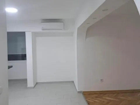 Prodaja, dvosoban stan, 60m², Bar, Crna Gora