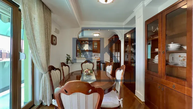 Prodaja, trosoban stan, 130m², Stari Aerodrom, Podgorica