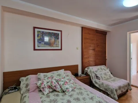 Sale, two bedroom apartment, 56m², Petrovac, Budva - image 9