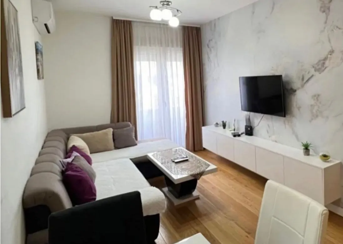 Izdavanje, jednosoban stan, 52m², City Kvart, Podgorica