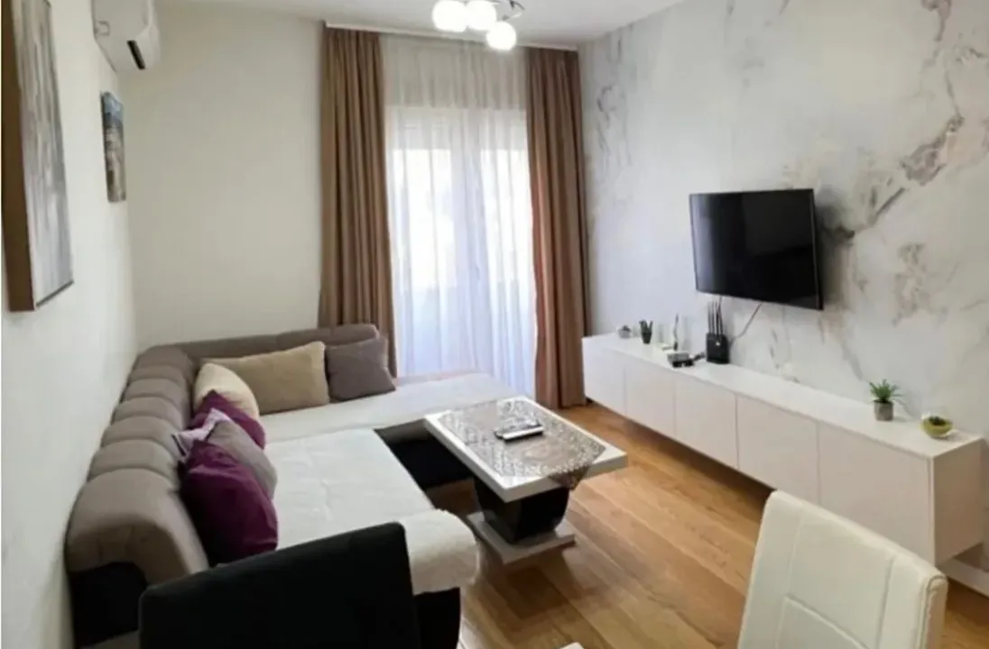 Izdavanje, jednosoban stan, 52m², City Kvart, Podgorica