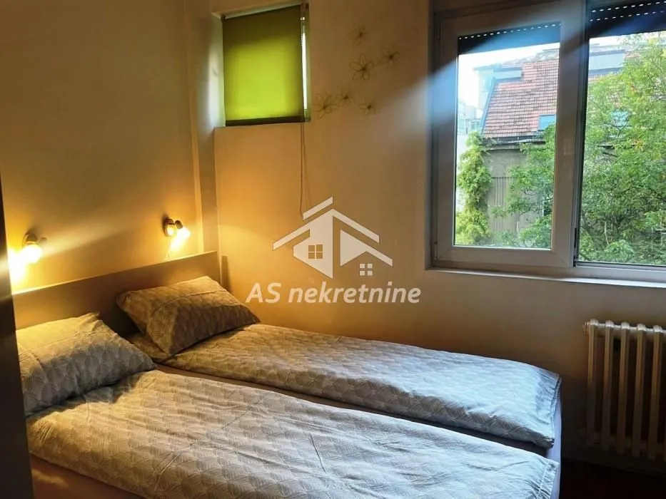 Rent, three bedroom apartment, 70m², Vračar Sve Podlokacije, Beograd