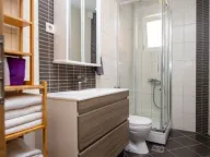 Rent, two bedroom apartment, 90m², Petrovac, Budva - image 8