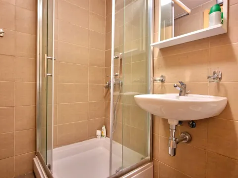 Prodaja, dvosoban stan, 73m², Budva, Crna Gora - image 11