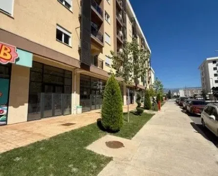 Izdavanje, poslovni prostor, 36m², New City, Podgorica - image 3