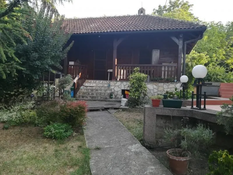 Izdavanje, kuća, 1150m², Karaburma, Palilula Sve Podlokacije
