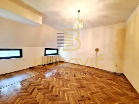 Sale, house, 200m², Višnjička Banja, Palilula Sve Podlokacije - image 17