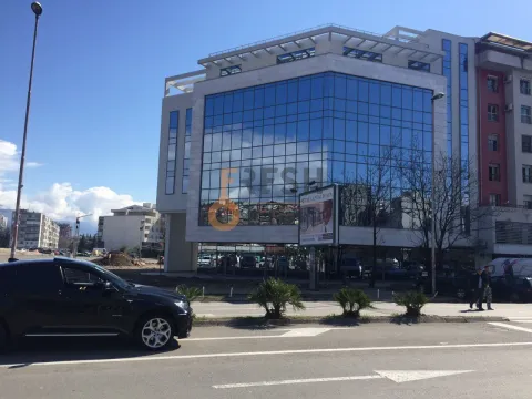 Izdavanje, poslovni prostor, 2000m², Podgorica, Crna Gora - image 8