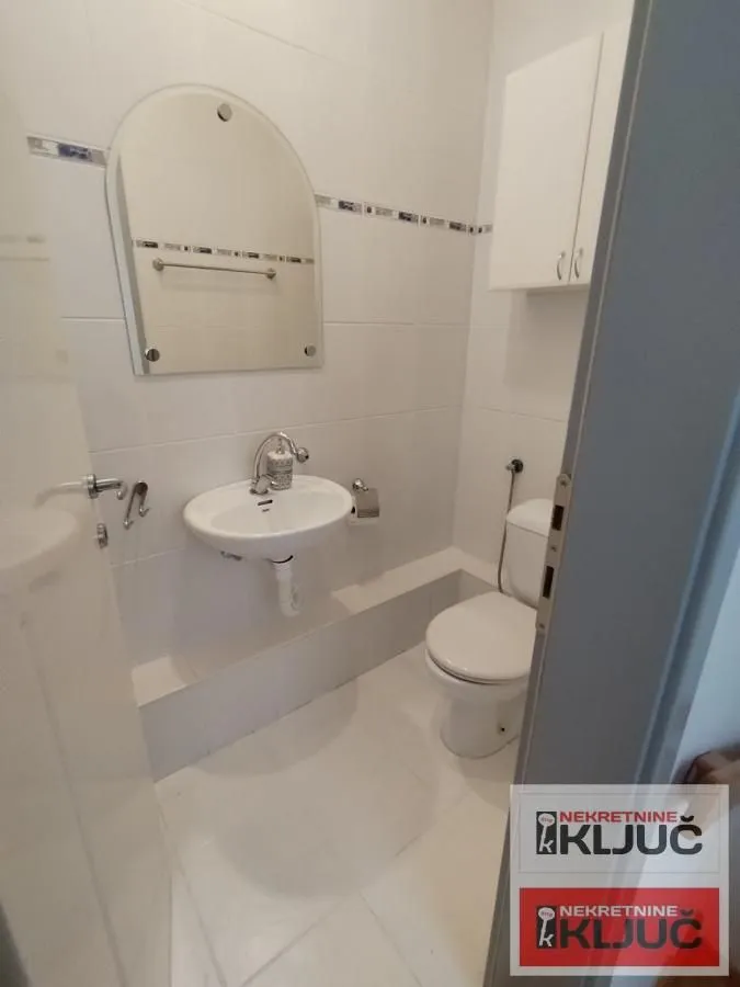 Prodaja, dvosoban stan, 42m², Centar, Novi Sad