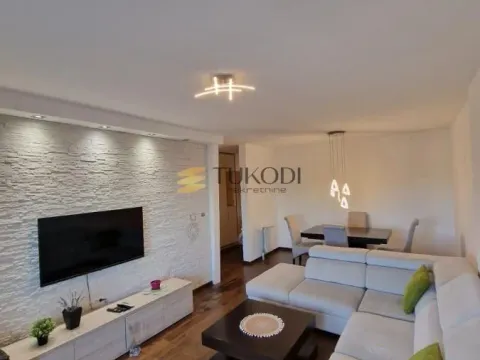 Prodaja, trosoban stan, 86m², Adamovićevo Naselje, Novi Sad Sve Podlokacije - image 1