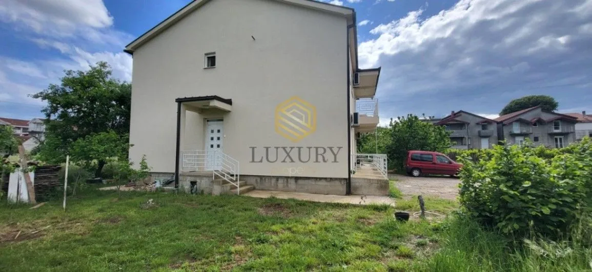 Izdavanje, dvosoban stan, 55m², Gornja Gorica, Podgorica