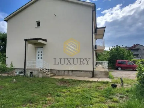 Izdavanje, dvosoban stan, 55m², Gornja Gorica, Podgorica - image 1