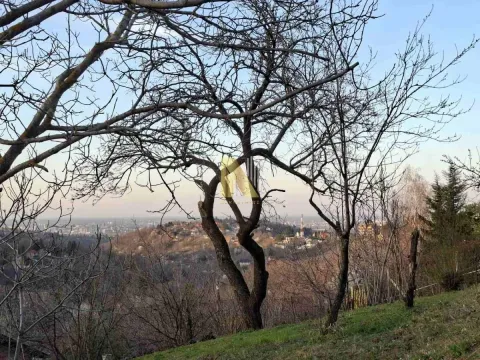 Pogled na grad i okolinu sa parcele. - image 5