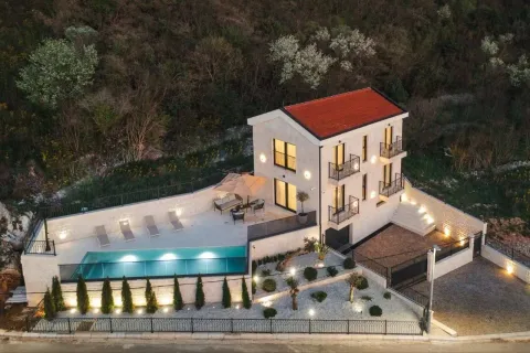Rent, house, 180m², Blizikuće, Budva - image 9