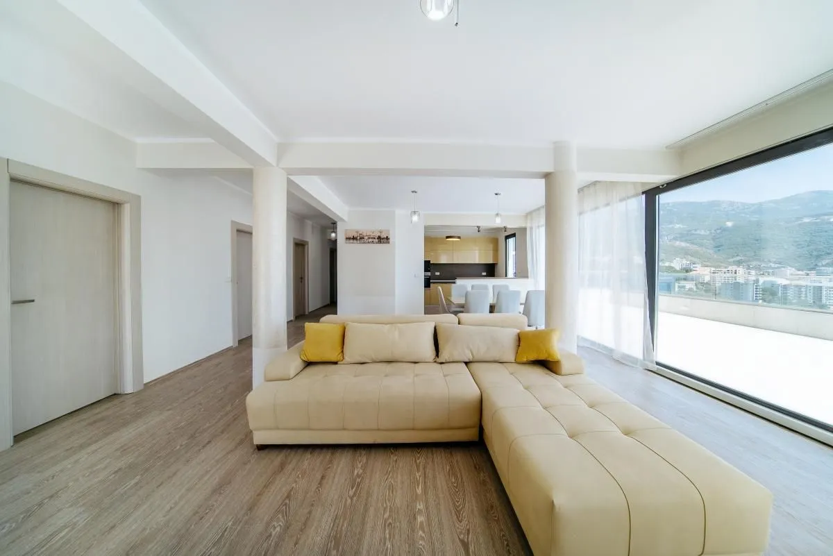Prodaja, trosoban stan, 234m², Bečići, Budva
