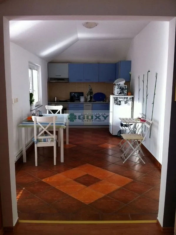 Prodaja, kuća, 475m², Jajinci, Voždovac Sve Podlokacije