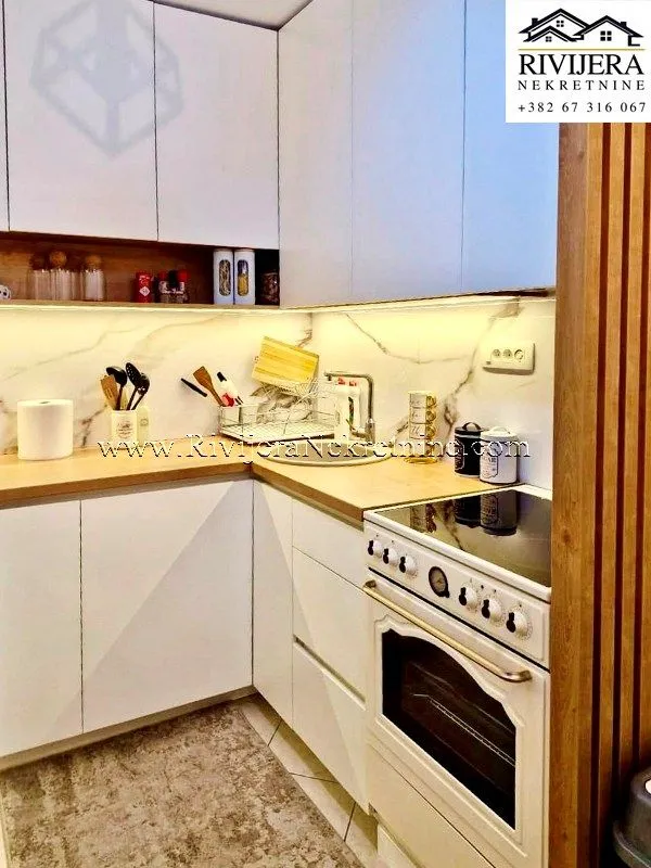 Prodaja, jednosoban stan, 39m², Centar, Tivat